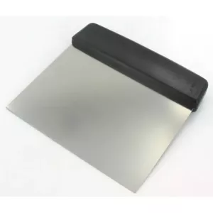 Racloir patisserie plus poignee acier synthetique 135x135mm